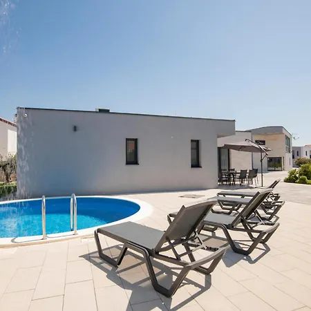 Ferienhaus Gorgeous In With Sauna Vir